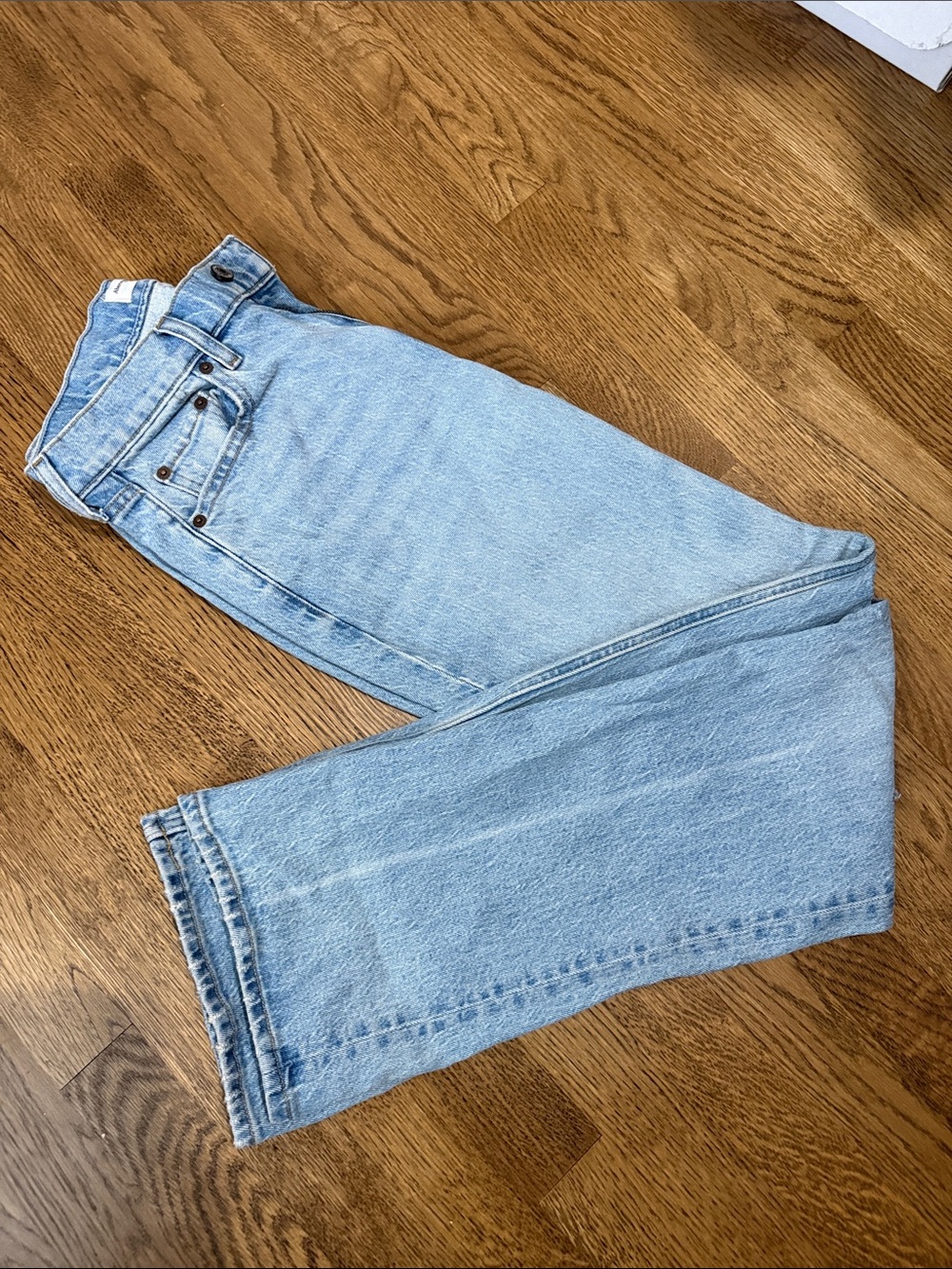 Abercrombie Women’s low rise baggy